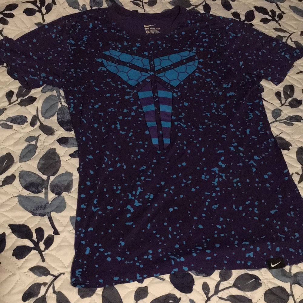 Kobe Bryant splatter paint Nike shirt